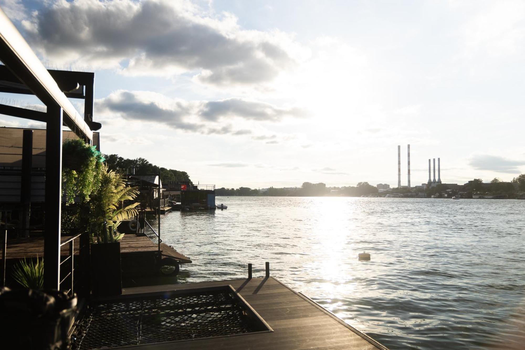 Ada Moment Splav- Kuca Na Reci Beograd- Floating House On Sava River ,Belgrad Exterior foto